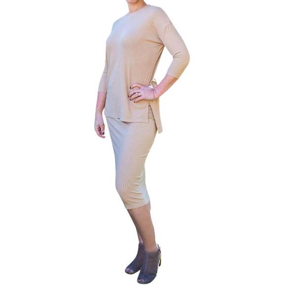 NEW DANIELLA FAYE ribbed top in camel - Picture 2 of 3